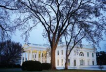 Tv americane sospendono copertura Trump, Dipartimento di Giustizia: “E’ boicottaggio, possibile violazione leggi antitrust”. Aperta indagine