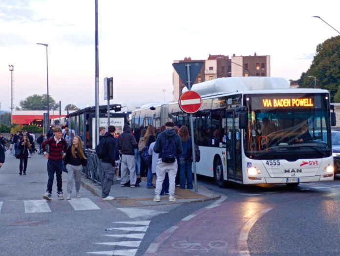 caos trasporto scolastico stazione svt trasporto scolastico a Vicenza