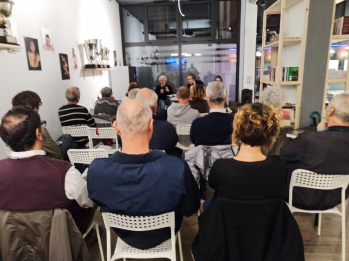 L'incontro con Renzo Mazzaro sulle nomine regionali ha avuto un'ampia partecipazione di pubblico.