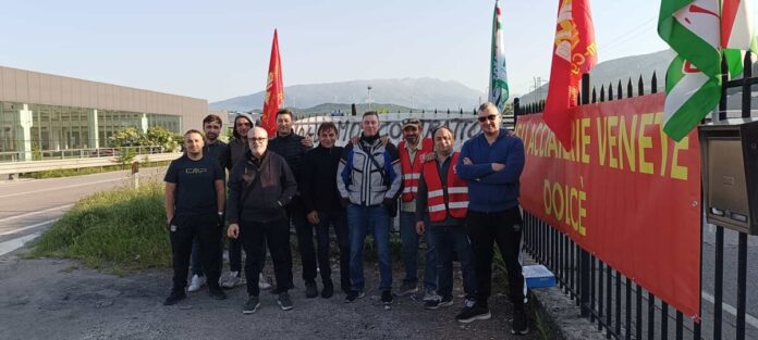 Acciaierie Venete, licenziamento nullo: il Tribunale reintegra un lavoratore a Dolcè Licenziamento Acciaierie Venete, presidio dei lavoratori a Dolcè