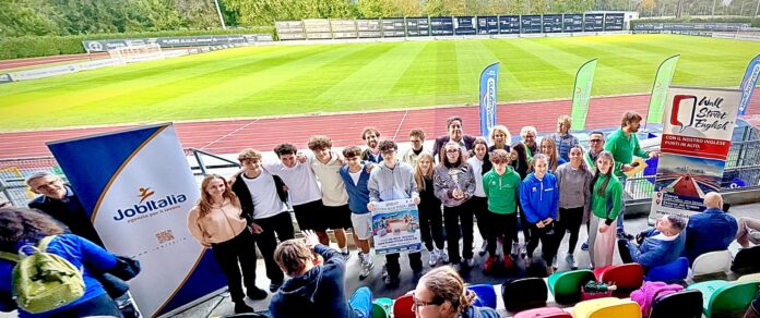 Studenti premiati ad Atletica alla Terza ad Arzignano Atletica alla Terza, studenti e organizzatori allo stadio Dal Molin di Arzignano