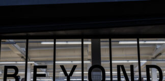 “Beyond” allo Spazio Shed di Schio: dodici artisti oltre memoria e confini industriali Beyond allo Spazio Shed di Schio, inaugurazione della mostra internazionale