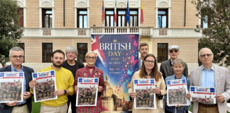British Day 2026 a Schio celebra Freddie Mercury e apre il gemellaggio culturale con Barga British Day 2026 a Schio, presentazione davanti al municipio