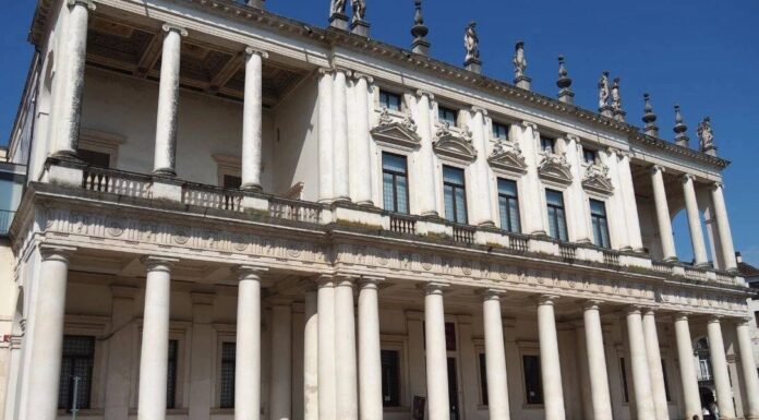 Vicenza, il nuovo Ufficio turistico apre nei locali rinnovati di Palazzo Chiericati Ufficio turistico a Palazzo Chiericati, facciata del museo civico di Vicenza