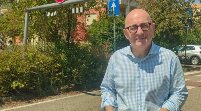 Gas esilarante a Vicenza, Colombara chiede controlli e tracciabilità delle bombole Gas esilarante a Vicenza, Raffaele Colombara con il testo dell’interpellanza