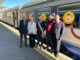 Treno della Salute a Bassano, screening gratuiti e prevenzione al binario 4 Treno della Salute a Bassano con rappresentanti di Comune, Cuamm, Regione e partner davanti al convoglio