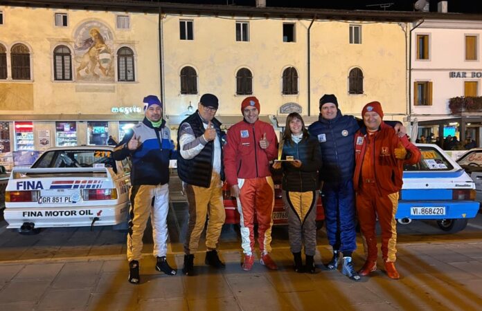 Scuderia Due Torri vince al Piancavallo Storico con tre equipaggi nella top ten assoluta Scuderia Due Torri al Piancavallo Storico con gli equipaggi e le vetture dopo la vittoria di squadra