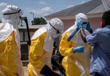 Ebola in Congo, Save the Children: quasi due bambini al giorno sono rimasti orfani Bambini orfani per l’Ebola, operatori sanitari protetti durante l’emergenza in Africa