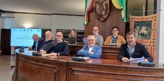 Monte Grappa, sul versante vicentino cambia la raccolta rifiuti con un punto H24 Raccolta rifiuti sul Monte Grappa, amministratori ed Etra presentano il nuovo sistema