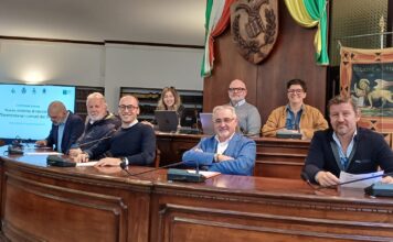 Monte Grappa, sul versante vicentino cambia la raccolta rifiuti con un punto H24 Raccolta rifiuti sul Monte Grappa, amministratori ed Etra presentano il nuovo sistema