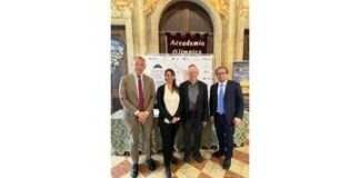 Vicenza Opera Festival, Fischer porta “Il flauto magico” di Mozart al Teatro Olimpico Vicenza Opera Festival, Iván Fischer con i rappresentanti istituzionali alla presentazione 2026