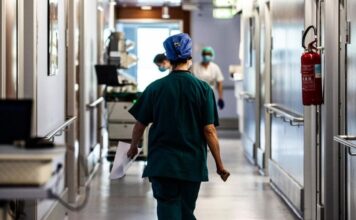 Sanità, Nursing Up sul Ddl 1985: libera professione stabile ma senza ostacoli aziendali Libera professione sanità, personale infermieristico in ospedale