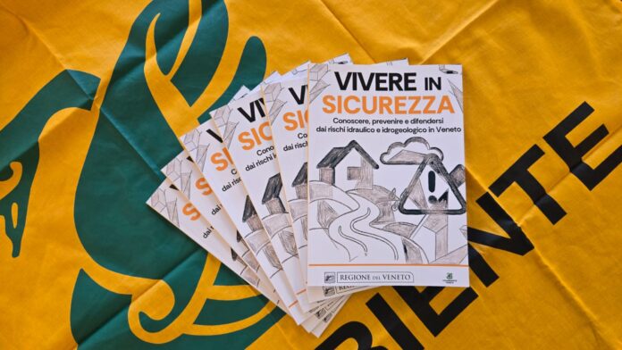 Rischio idrogeologico in Veneto, copie della guida Vivere in sicurezza di Legambiente