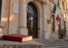 Minacce nelle chat scolastiche, il Pd chiede indagini e più sostegno sociale ai giovani Minacce nelle chat scolastiche, immagine neutra di un edificio scolastico