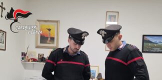 Longare, minaccia una donna con una pistola dopo un alterco stradale: denunciato Pistola dopo un alterco stradale esaminata dai Carabinieri