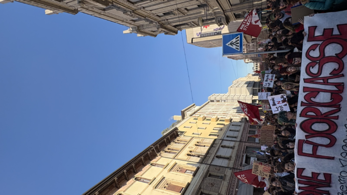 Padova, studenti di nuovo in corteo: proteste su scuola pubblica, fondi e diritto allo studio Corteo degli studenti a Padova per scuola pubblica e diritto allo studio