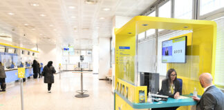 Poste di Vicenza San Lazzaro, sciopero: Adl Cobas denuncia carenze e pressioni sul lavoro Sciopero alle Poste di Vicenza, interno di un ufficio postale