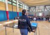 Legalità digitale, la Polizia Postale incontra 270 studenti del liceo Lioy di Vicenza Legalità digitale, agente della Polizia Postale con gli studenti del liceo Lioy