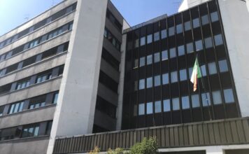Vicenza, fugge al controllo e nasconde 49 grammi di cannabis: arrestato dalle Volanti Arresto per spaccio a Vicenza, sede della Questura cittadina