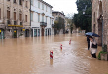 Alluvione di Vicenza, Rucco: «Oltre 9 milioni per emergenze e sicurezza idraulica» Sicurezza idraulica a Vicenza, una strada allagata durante l’alluvione del 2010