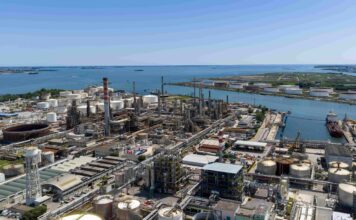 Eni ottiene per il terzo anno il Gold Standard OGMP 2.0 sulla rendicontazione del metano Eni Gold Standard OGMP 2.0, veduta neutra di un impianto industriale energetico