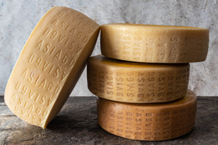 Asiago DOP, vittoria contro l’Italian Sounding: tutela riconosciuta anche negli USA Tutela dell’Asiago DOP, forme del formaggio vicentino