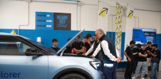 Ford Youth Academy a Padova, un’auto elettrica entra nel nuovo Tech Lab Enaip Ford Youth Academy a Padova, studenti nel Tech Lab con un veicolo elettrico Explorer
