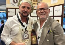 Castagner lancia “Dieci e Lode”, la grappa trevigiana pensata per accompagnare il tiramisù Dieci e Lode, grappa Castagner presentata alla Tiramisù World Cup di Treviso