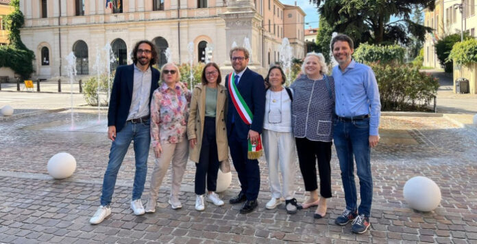 Vicenza, la fontana di piazza San Lorenzo torna in funzione dopo sette anni Fontana di piazza San Lorenzo riaperta a Vicenza