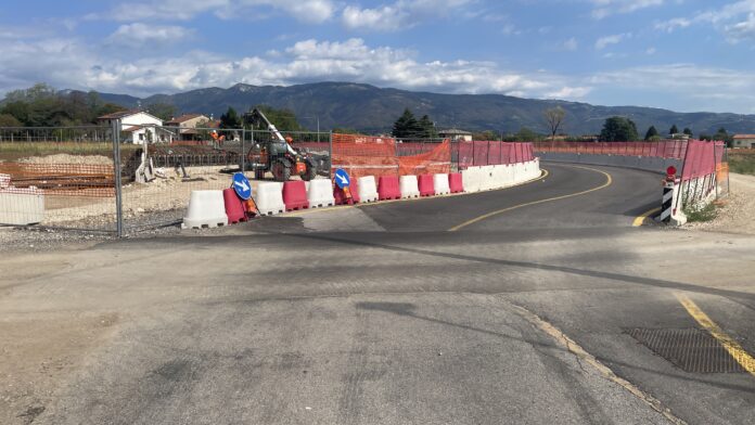Vicenza, lavori alla rete gas in strada di Bertesina: deviazioni e senso unico alternato Lavori alla rete gas in strada di Bertesina, cantiere stradale e deviazioni