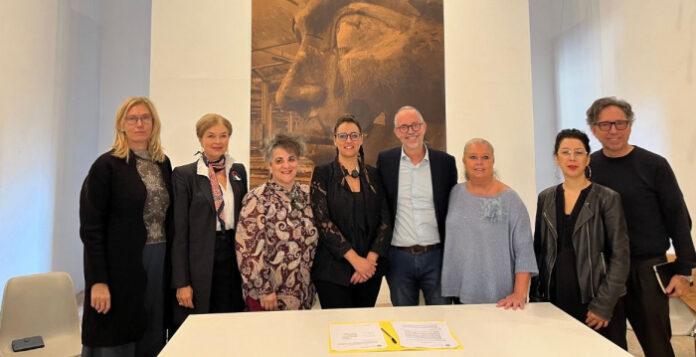 Vicenza, AB23 diventa spazio culturale condiviso: firmato il patto per quattro anni Patto culturale per AB23, i firmatari nella ex chiesa dei Santi Ambrogio e Bellino a Vicenza
