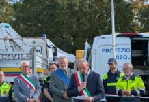Mussolente, Protezione civile Misquilese da 35 anni: nuovi mezzi e futura sede unica Protezione civile Misquilese, volontari e amministratori davanti ai nuovi mezzi a Mussolente