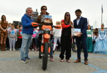 Bibione Sand Storm, la Baby Run porta centinaia di bambini oltre lo schermo e apre il mondiale Bibione Sand Storm Baby Run con bambini, moto e ospiti della manifestazione