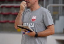Volksbank Vicenza Volley, esordio in casa con il derby di Serie B1 contro Ipag Noventa Derby Vicenza Volley Noventa, coach Luca Secchi durante un allenamento