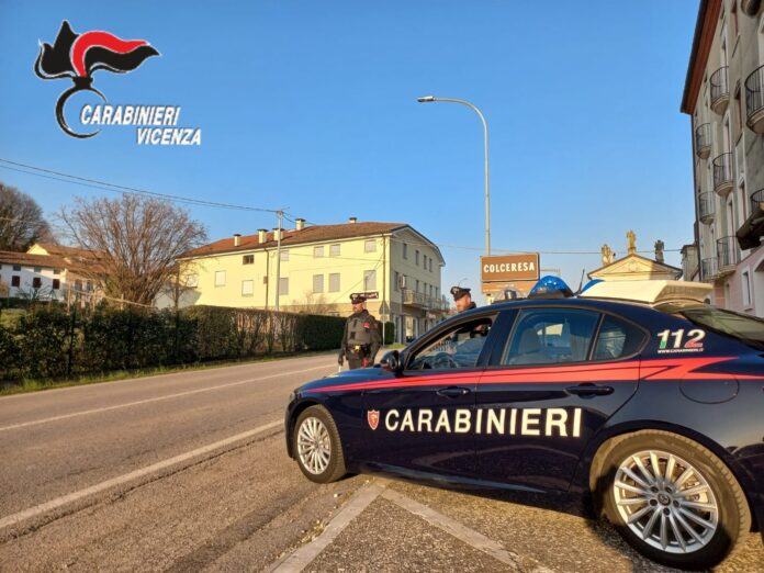Colceresa, 70enne accoltellato in casa: arrestata una 32enne per tentato omicidio Tentato omicidio a Colceresa, pattuglia dei Carabinieri nel territorio comunale