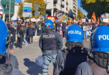 Scontri a Vicenza, Noi Moderati: «Protestare è un diritto, la violenza un fallimento» Posizione di Noi Moderati sugli scontri, agenti di polizia davanti al corteo di Vicenza