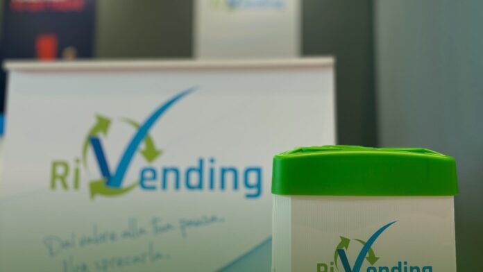 Riciclo dei bicchieri, il Veneto sale a 16,5 milioni e consolida il terzo posto in Italia Riciclo bicchieri Veneto, contenitore RiVending per la raccolta selettiva della plastica dei distributori automatici