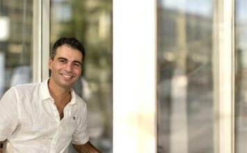 Massimo Palermo premiato a Milano per dieci anni di comunicazione scientifica con Salute33 Massimo Palermo premiato a Milano per dieci anni di comunicazione scientifica con Salute33