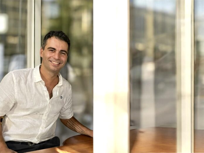 Massimo Palermo premiato a Milano per dieci anni di comunicazione scientifica con Salute33 Massimo Palermo premiato a Milano per dieci anni di comunicazione scientifica con Salute33