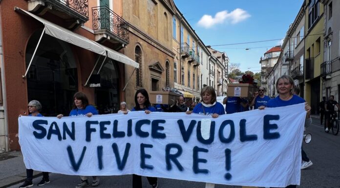 Comitato San Felice in corteo contro le modifiche viabilistiche attuate dall’Amministrazione, al grido: «Il cittadino deve essere ascoltato dalla politica» Comitato San Felice
