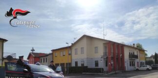 Malo, entra in un locale nonostante il divieto: donna denunciata e sanzionata dai Carabinieri Violazione del DACUR a Malo, pattuglia dei Carabinieri davanti alla stazione locale