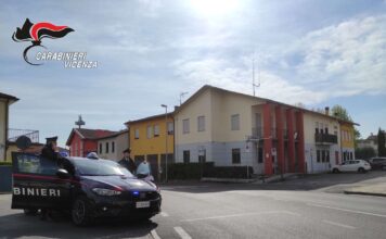 Malo, entra in un locale nonostante il divieto: donna denunciata e sanzionata dai Carabinieri Violazione del DACUR a Malo, pattuglia dei Carabinieri davanti alla stazione locale