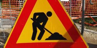 Piazzale De Gasperi a Vicenza, collaudato il semaforo: bus di nuovo attivi dal 7 novembre Semaforo di piazzale De Gasperi, segnale neutro di lavori stradali