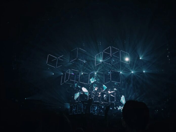 TECHNE a Vicenza, immagini e suono dal vivo nella performance di Guderzo e Coquinati TECHNE a Vicenza, performance audiovisiva dal vivo tra luci, immagini e suono