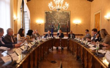 Veneto ed Emirati Arabi Uniti rafforzano il confronto su investimenti e innovazione Veneto ed Emirati Arabi Uniti, incontro a Palazzo Balbi su investimenti e innovazione