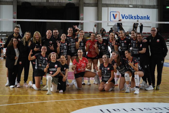 Serie B1, Volksbank Vicenza Volley vince il derby con Ipag Noventa e resta a punteggio pieno Volksbank Vicenza Volley vince il derby con Ipag Noventa e festeggia il successo per 3-0