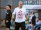Dieci allenatori del Vicenza nell’era Renzo Rosso. E ora mister Gallo vuole aprire un ciclo Mister Fabio Gallo con addosso la maglietta celebrativa in occasione della finale della Supercoppa di C col Vicenza contro il Benevento al Menti, ultimo atto della stagione scorsa